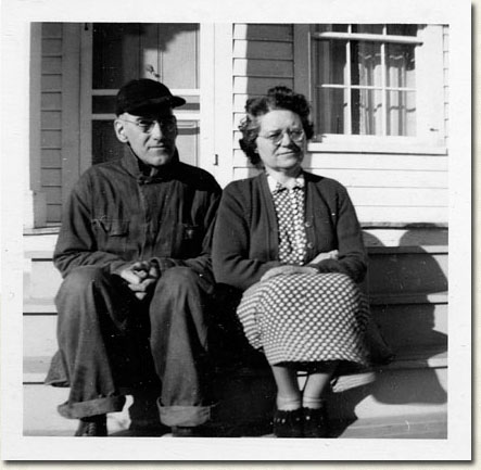 Photo of John Phineas and Elizabeth Morse Tobey